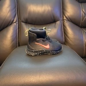 Nike toddler size 4c boot